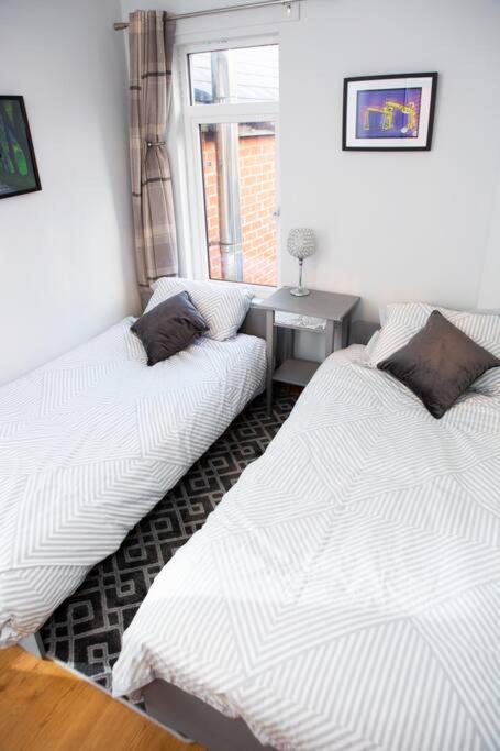 Cheerful 2 Bedroom House In The Heart Of Belfast Exteriör bild
