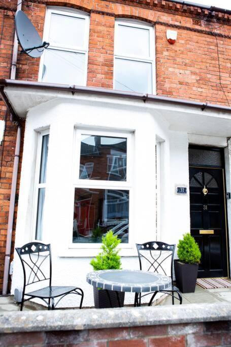 Cheerful 2 Bedroom House In The Heart Of Belfast Exteriör bild