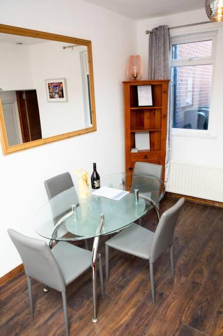Cheerful 2 Bedroom House In The Heart Of Belfast Exteriör bild