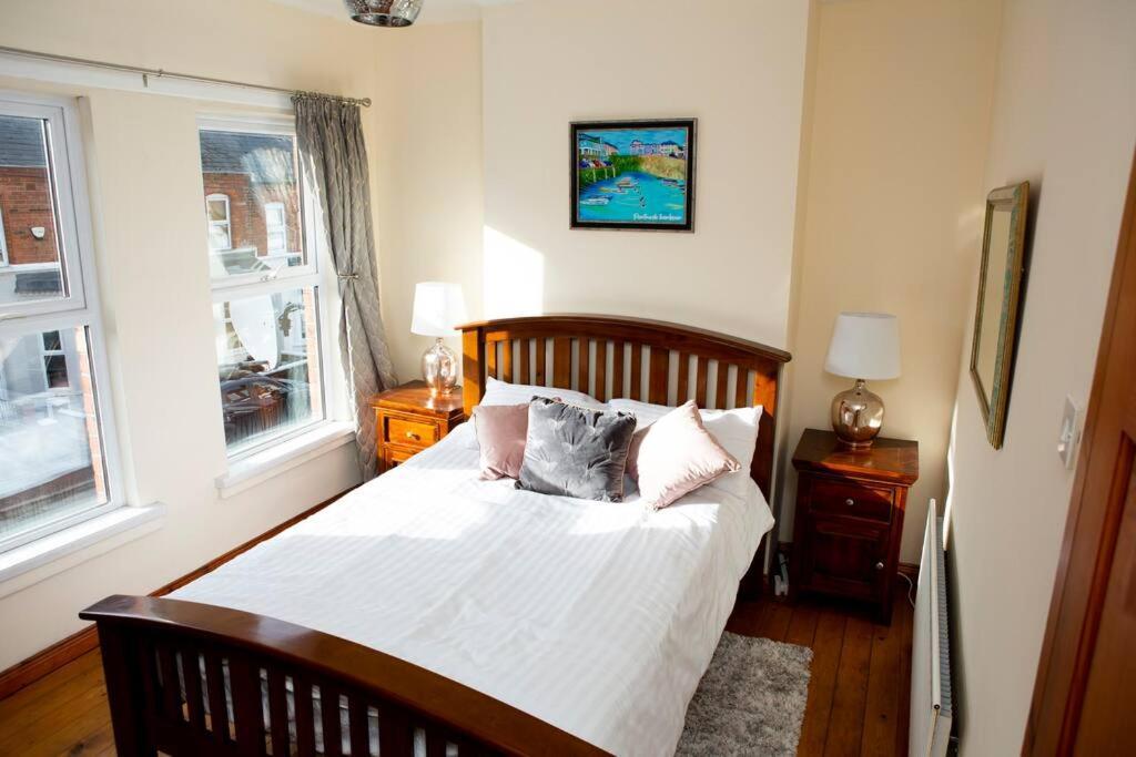 Cheerful 2 Bedroom House In The Heart Of Belfast Exteriör bild